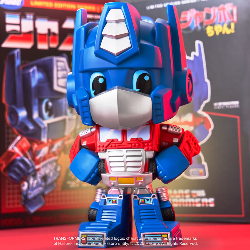 87882-N4S-Jumbo-Chan-Transformers-Optimus-Prime-Lifestyle-05052025-1-1x1-2